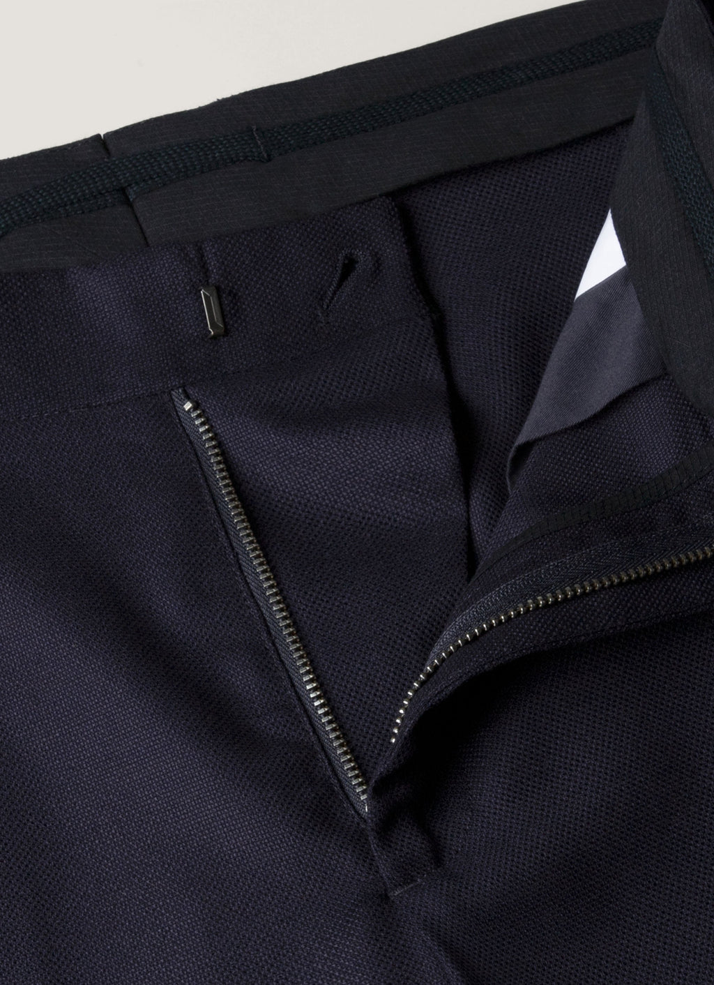 Men's Lightweight Travel Wool Two-Piece Suit in Navy