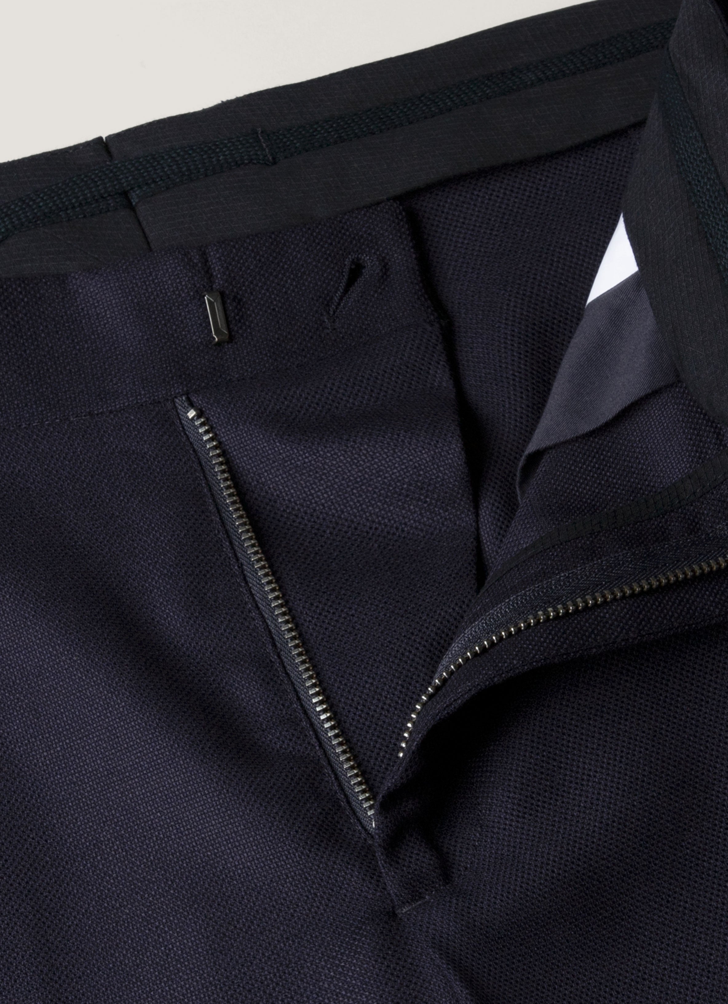 Men's Lightweight Travel Wool Two-Piece Suit in Navy