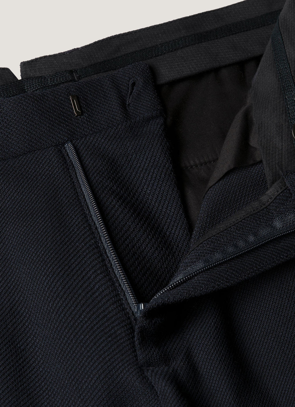 Men's Textured Wool Two-Piece Suit in Navy