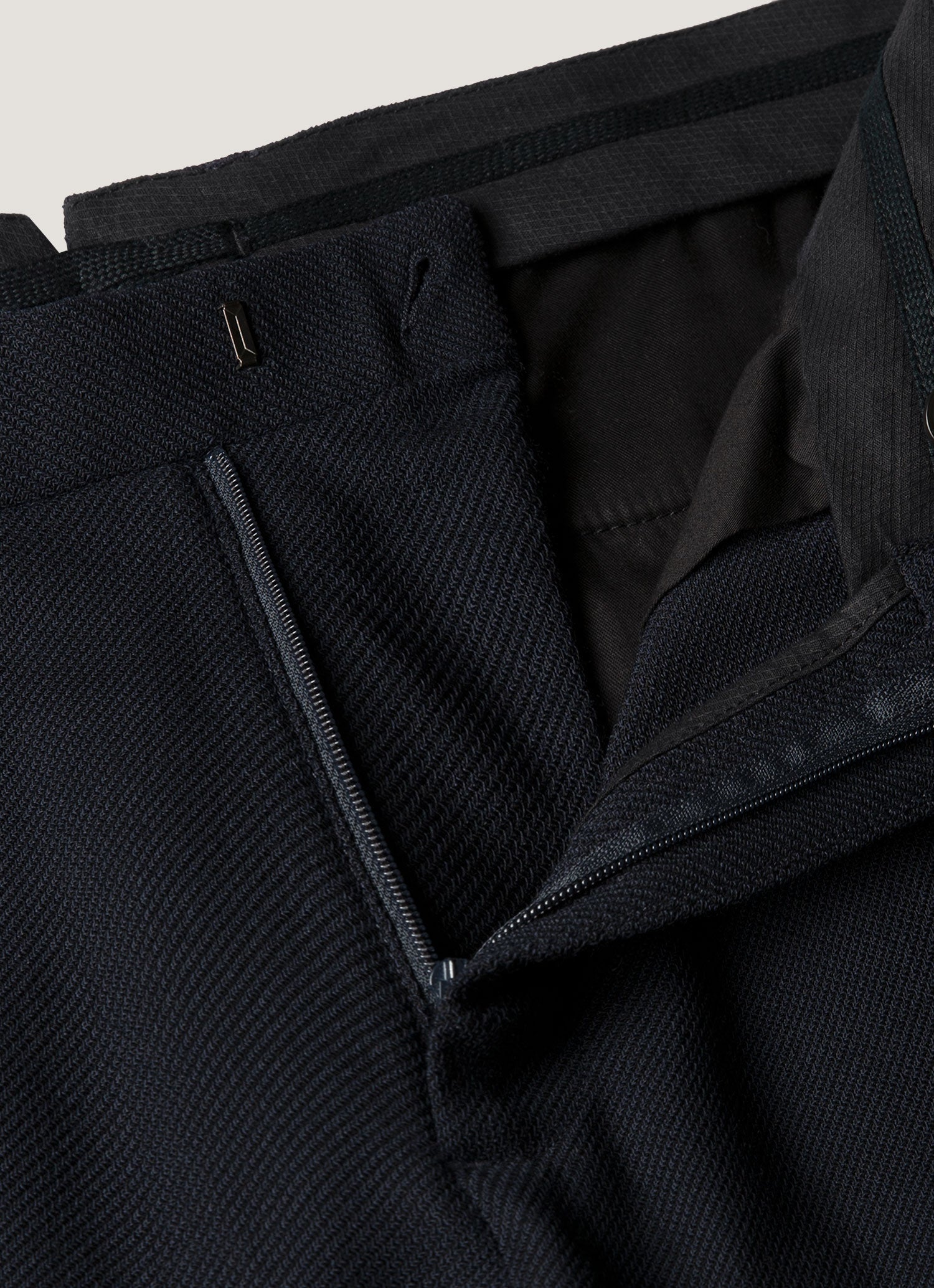 Men's Textured Wool Two-Piece Suit in Navy